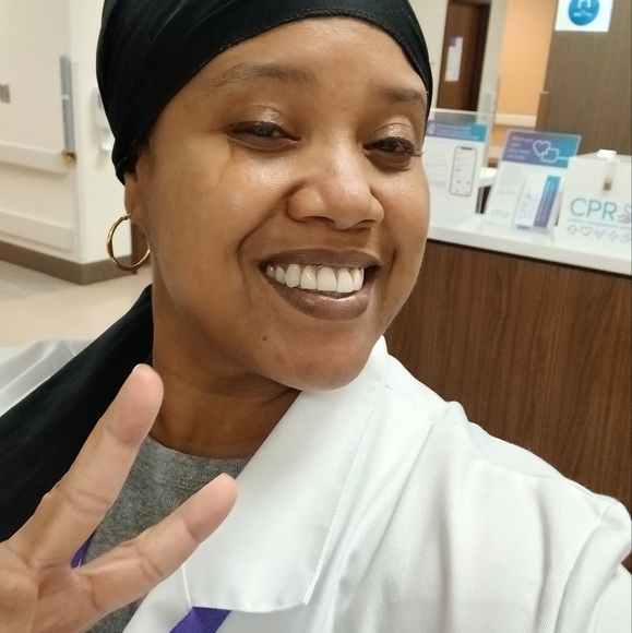 Meet your Posher, Laverta - Picture 2 of 2